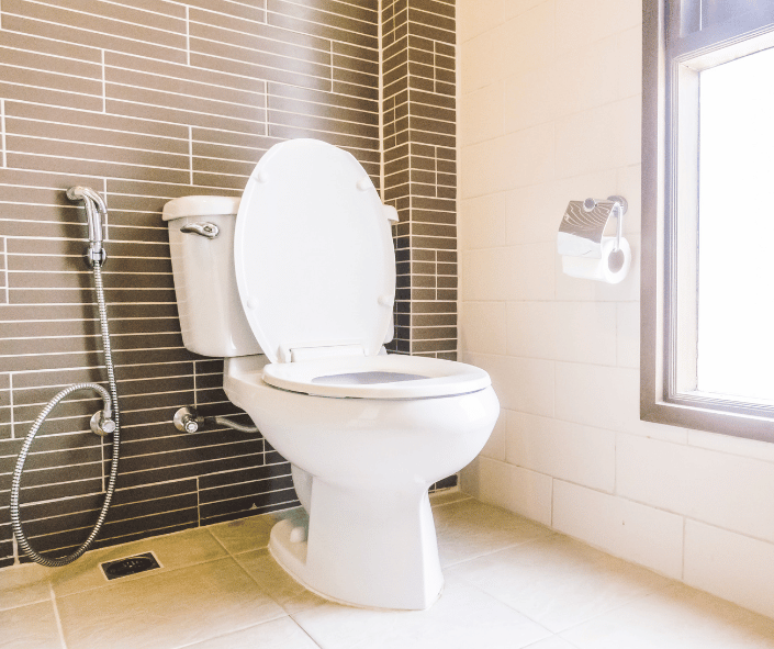6 Ways to Unblock a Toilet Without a Plunger